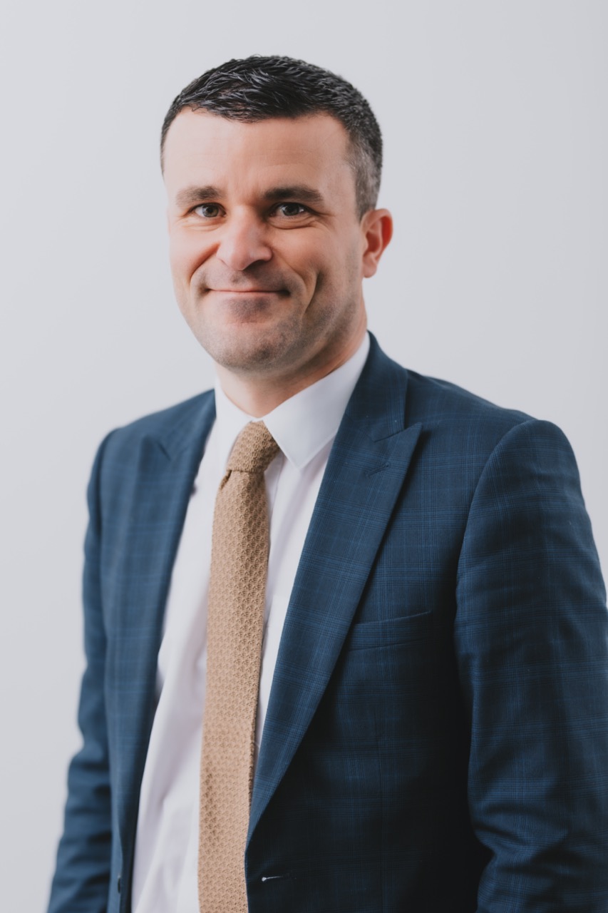 HS-9 Andy Riding Large